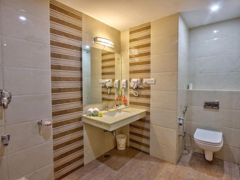 The Katoch Grand Resort مايالي المظهر الخارجي الصورة